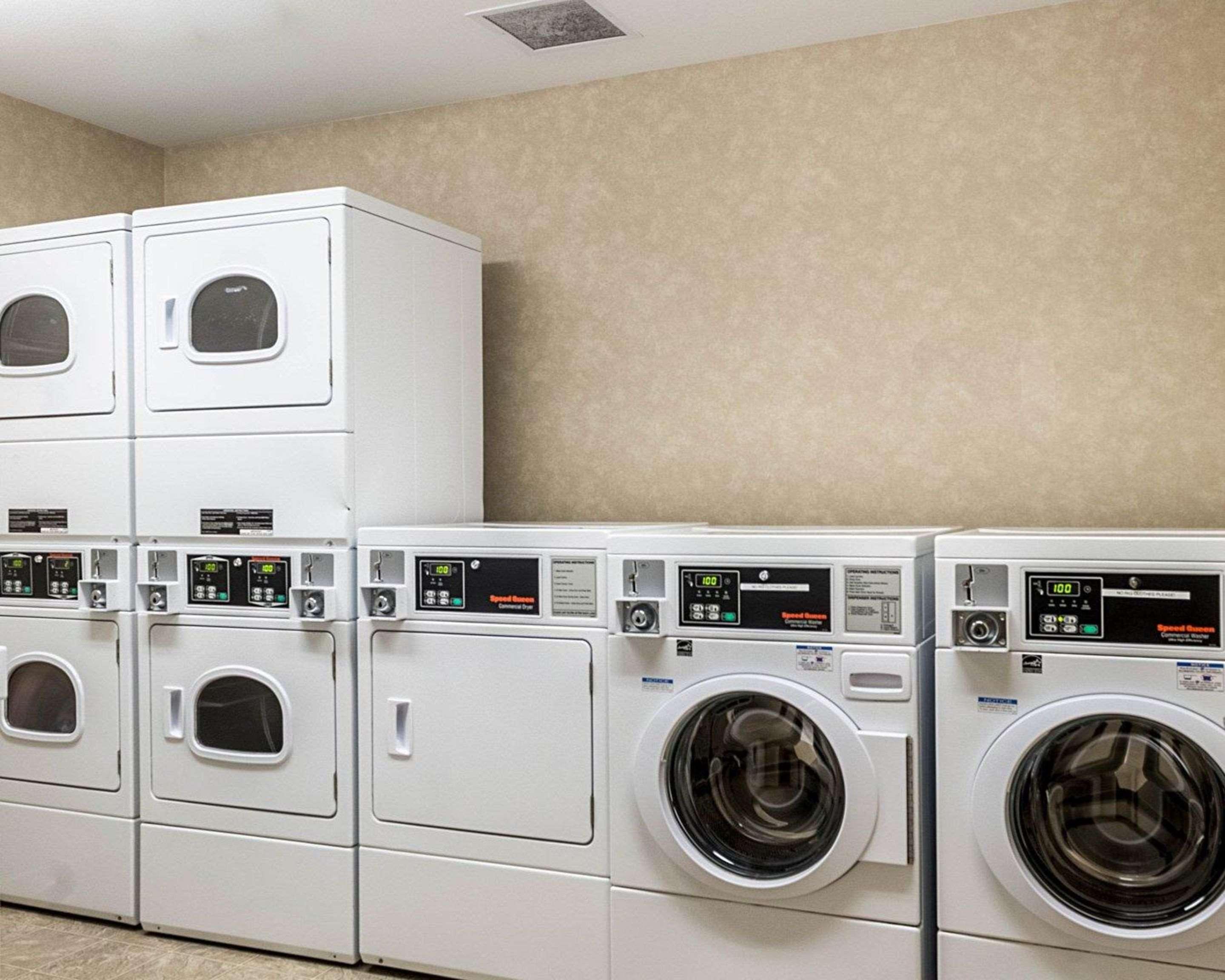 Mainstay Suites Minot Kültér fotó