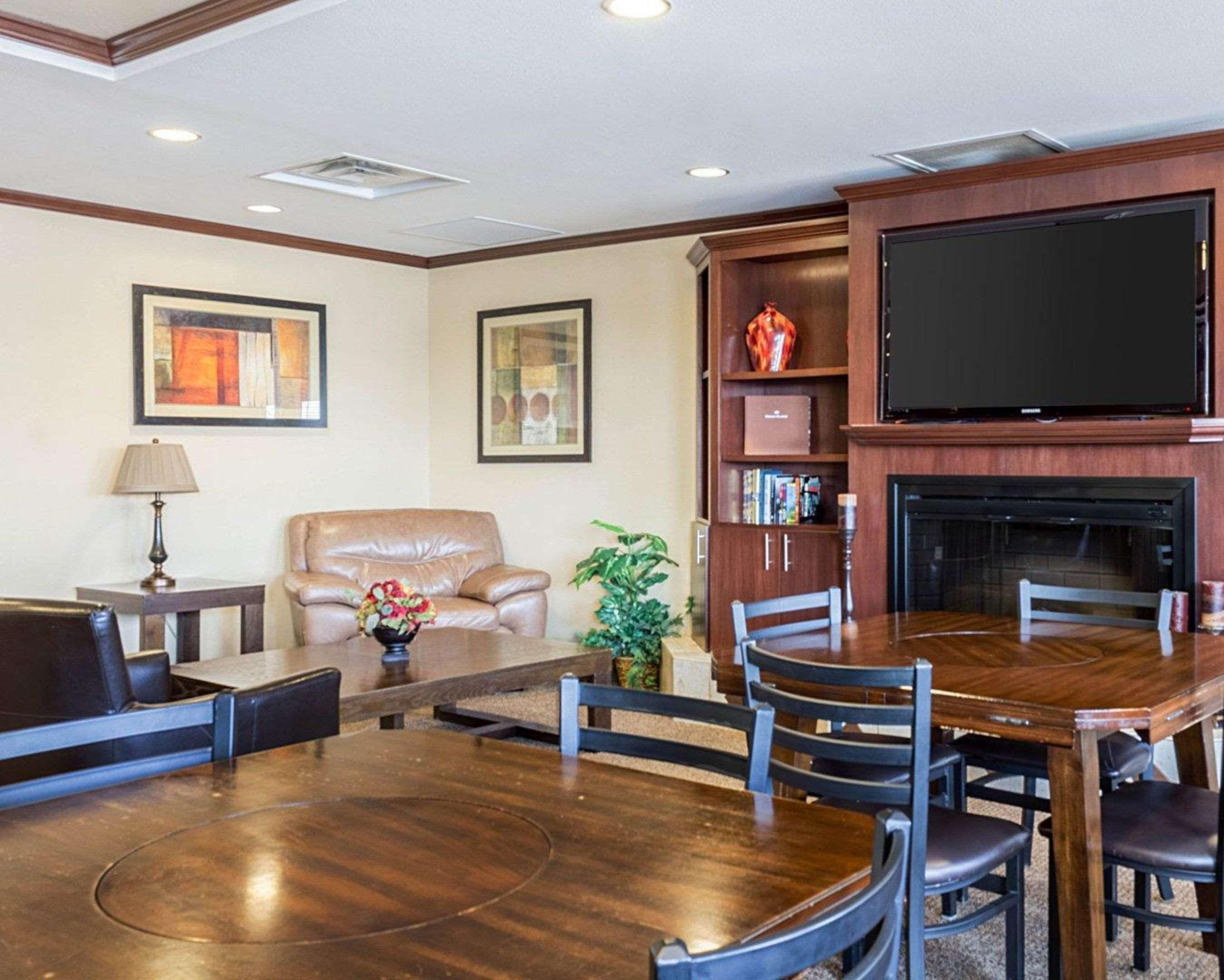 Mainstay Suites Minot Kültér fotó