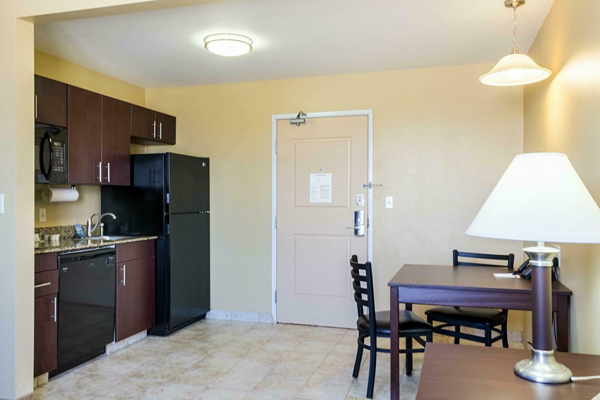 Mainstay Suites Minot Kültér fotó