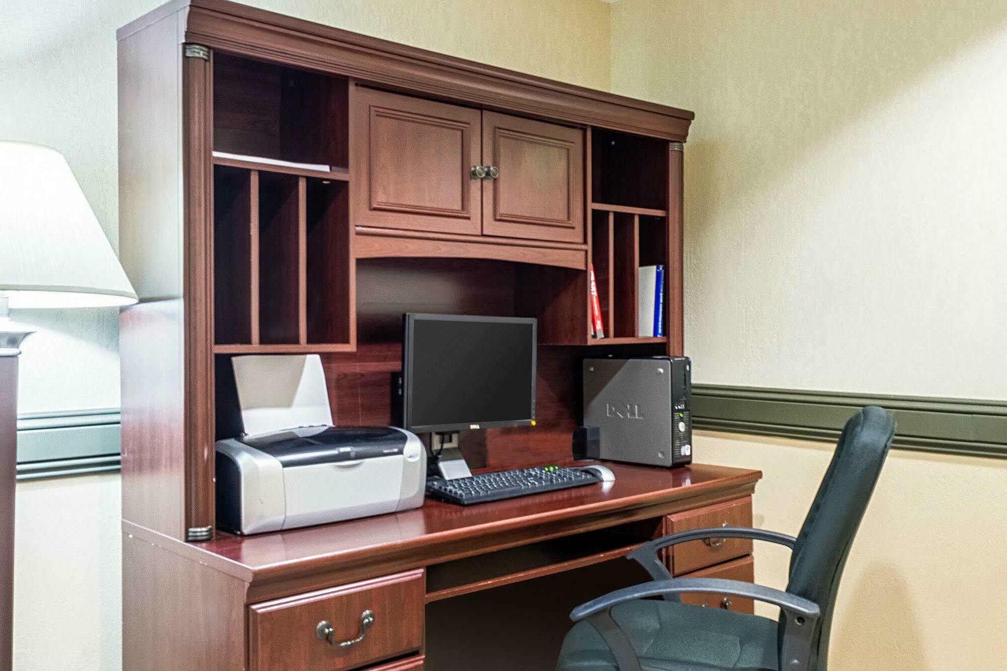 Mainstay Suites Minot Kültér fotó